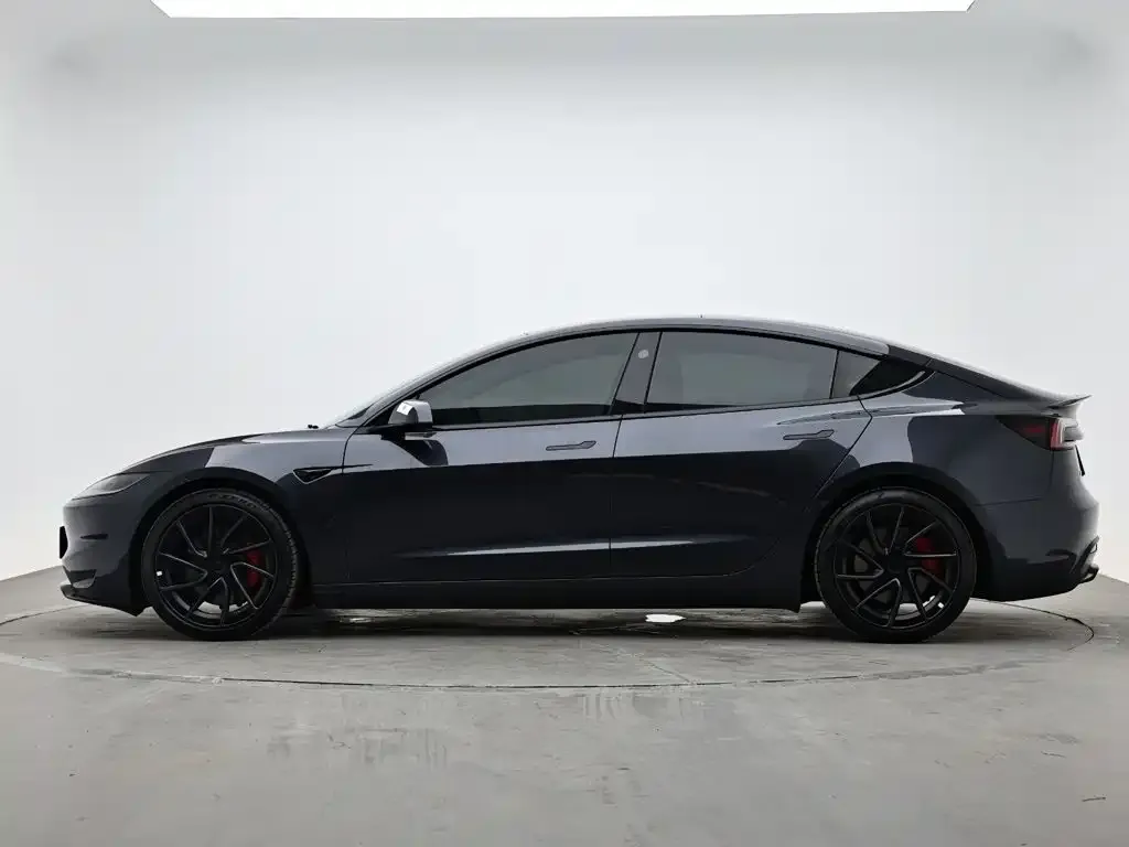 Tesla Model 3 — фото 2