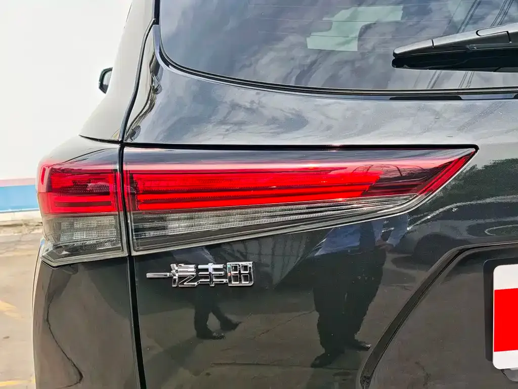Toyota Crown Kluger 2024 из CN, фото 9