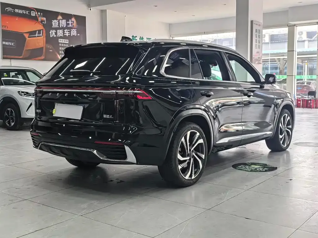 Geely Xingyue L — фото 9