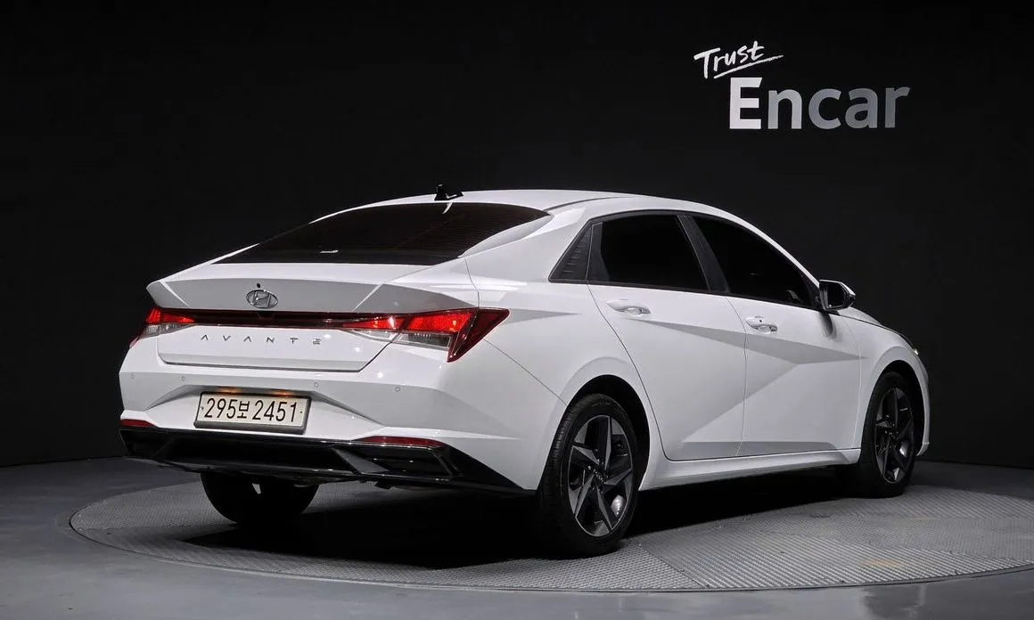 Hyundai AVANTE — фото 3