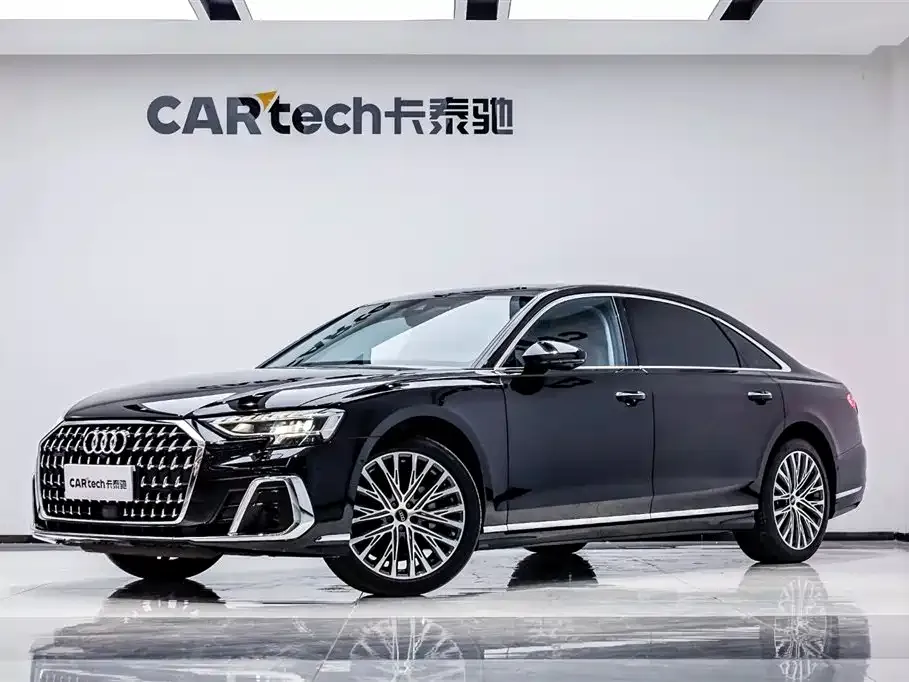 Audi A8 — фото 1