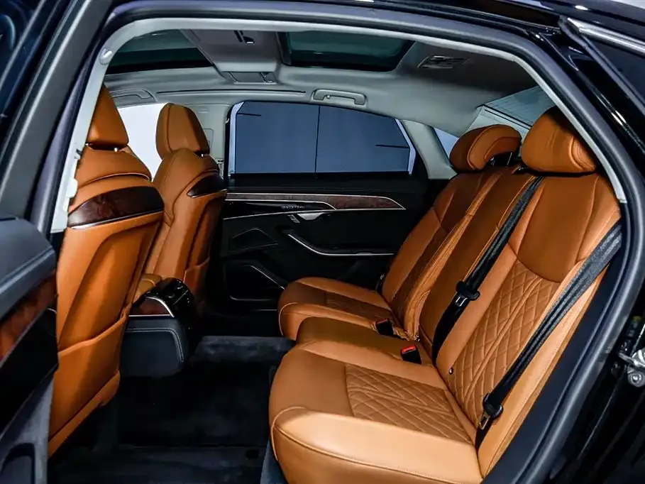 Audi A8 — фото 8