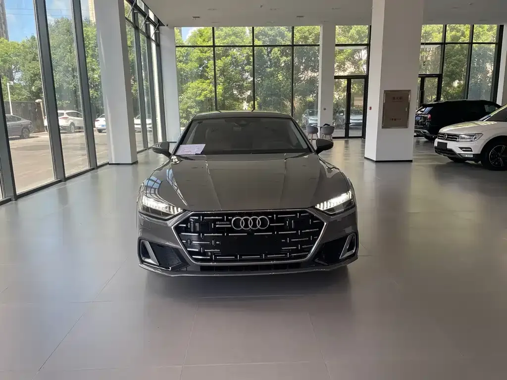 Audi A7L — фото 9