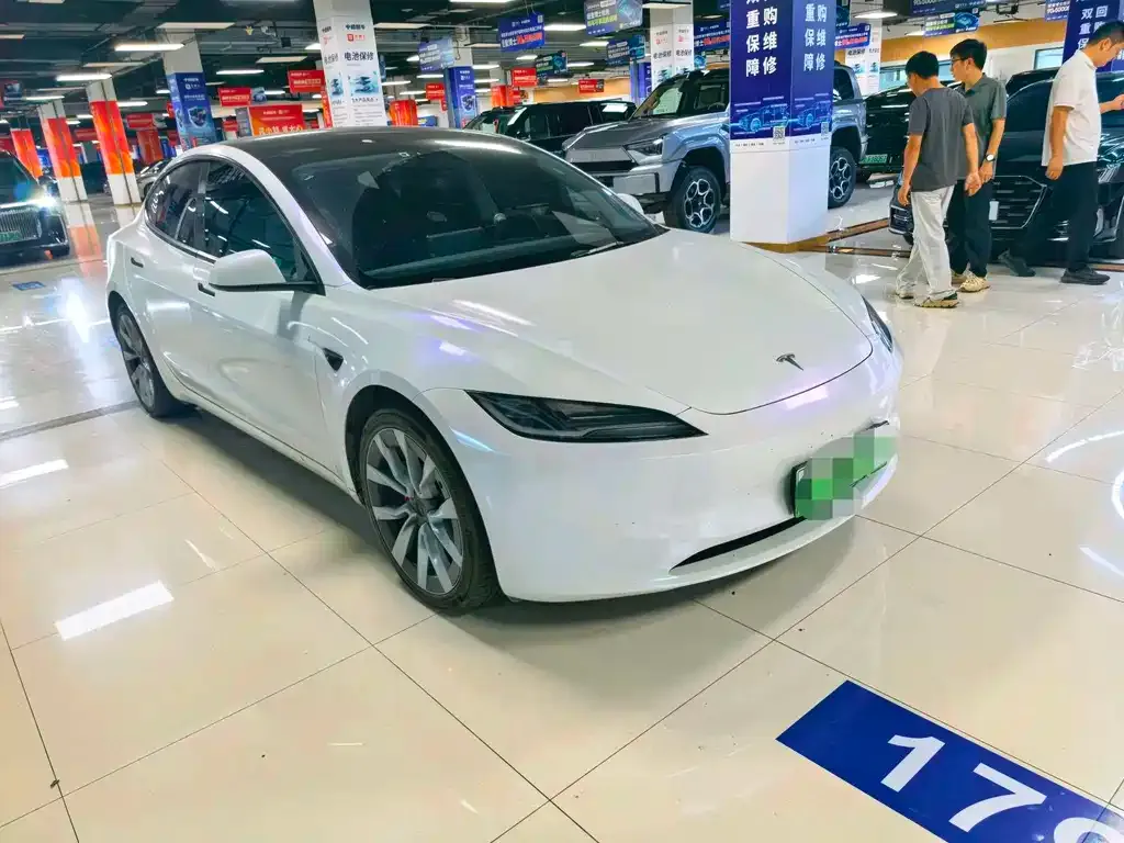 Tesla Model 3 — фото 2