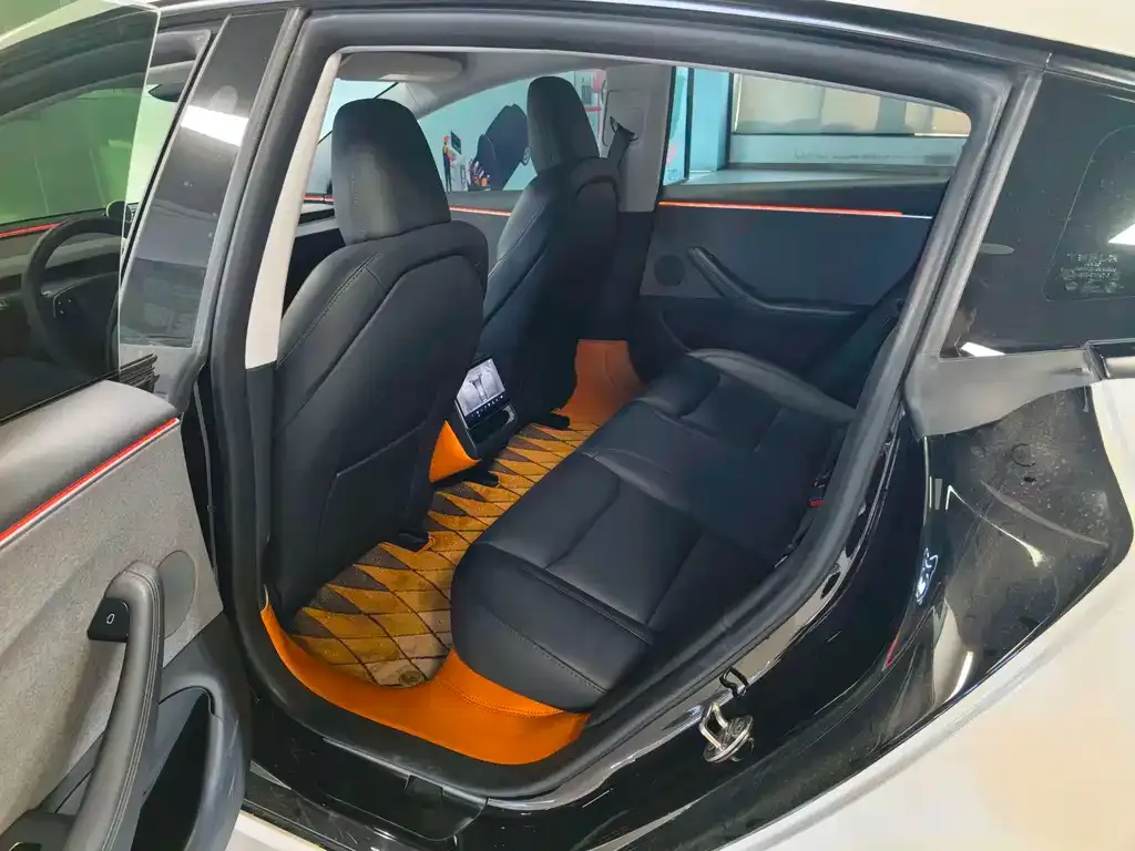 Tesla Model 3 — фото 5