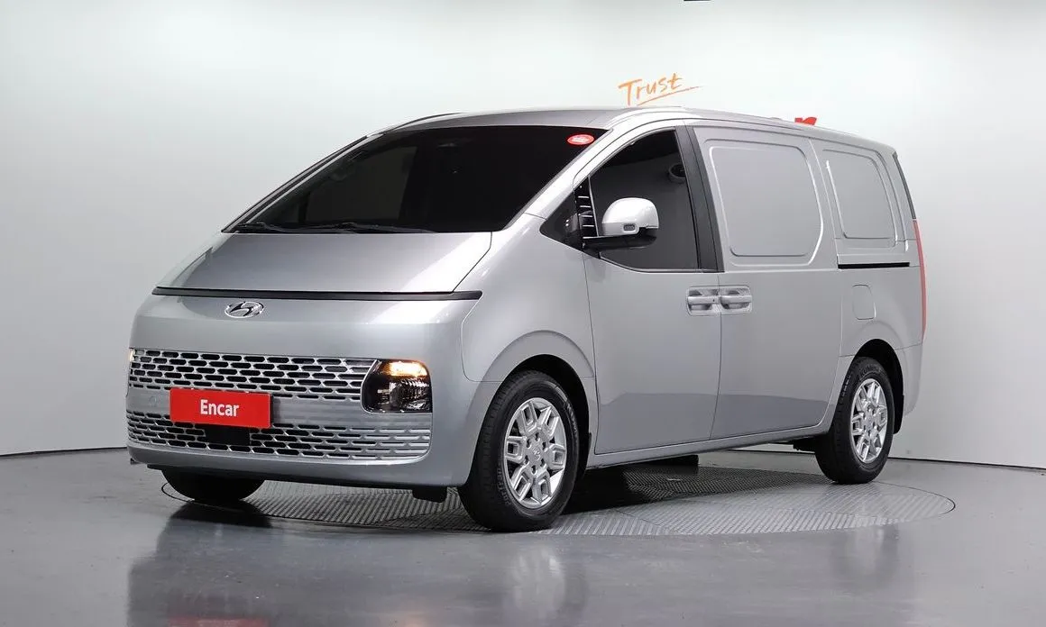 Hyundai Staria — фото 1
