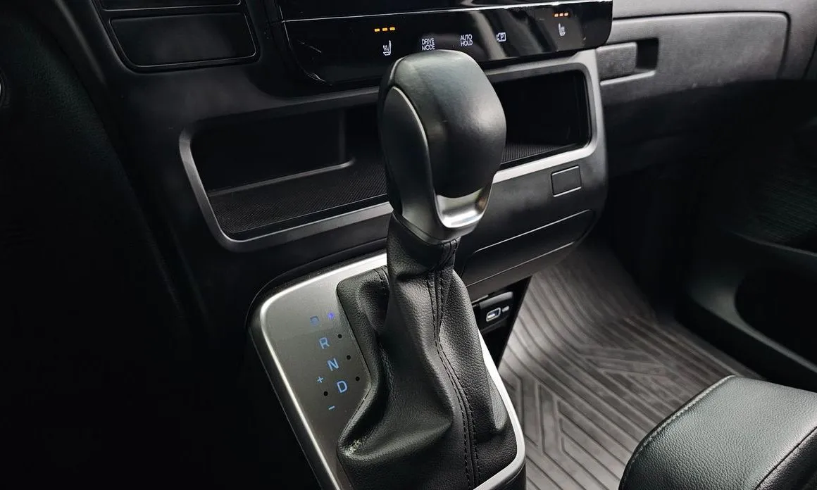 Hyundai Staria — фото 3