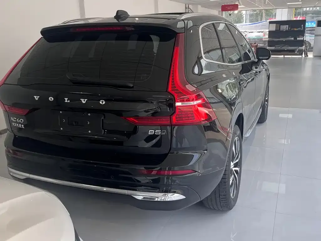 Volvo XC60 — фото 4