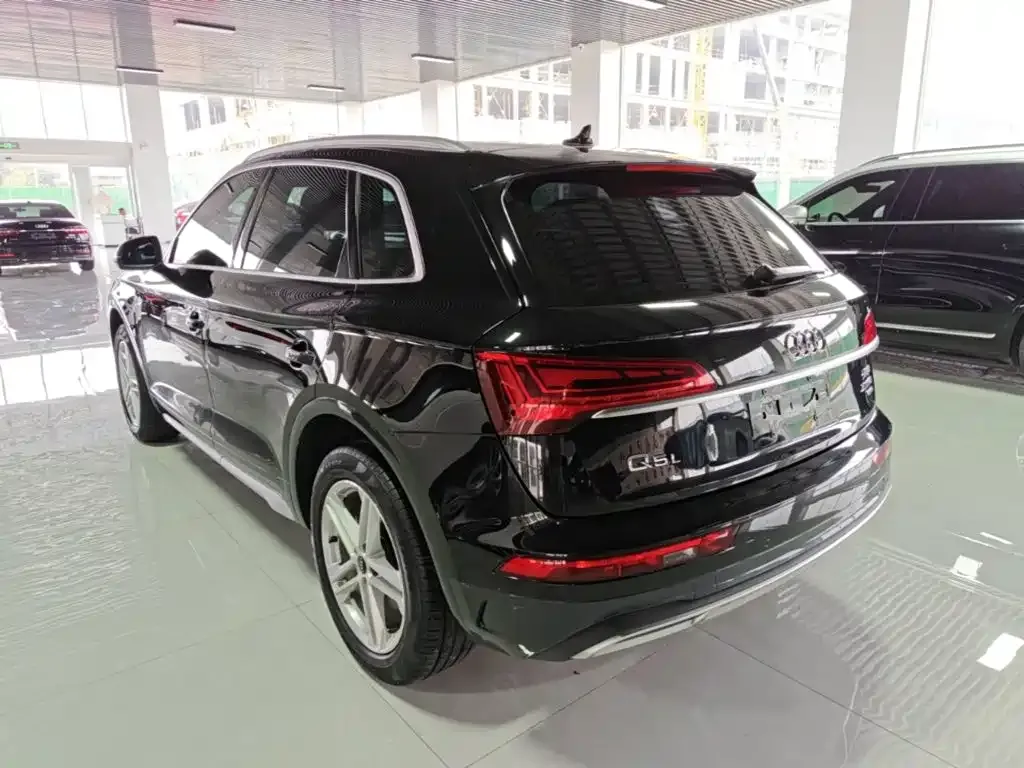 Audi Q5L — фото 3