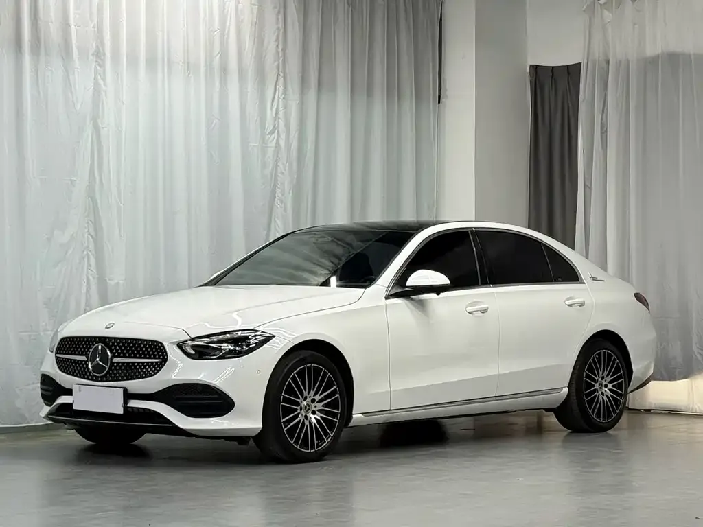 Mercedes-Benz C-Class — фото 1