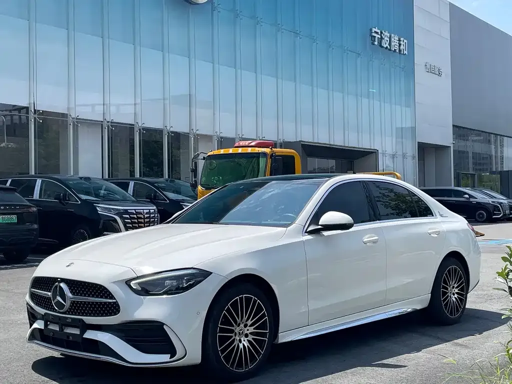 Mercedes-Benz C-Class — фото 1