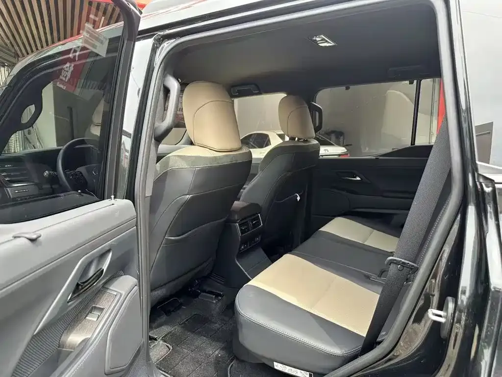 Lexus GX 2025 из CN, фото 6