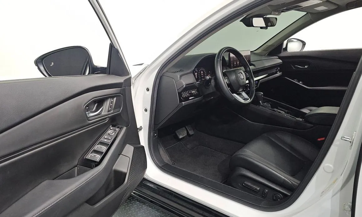Honda Accord — фото 8
