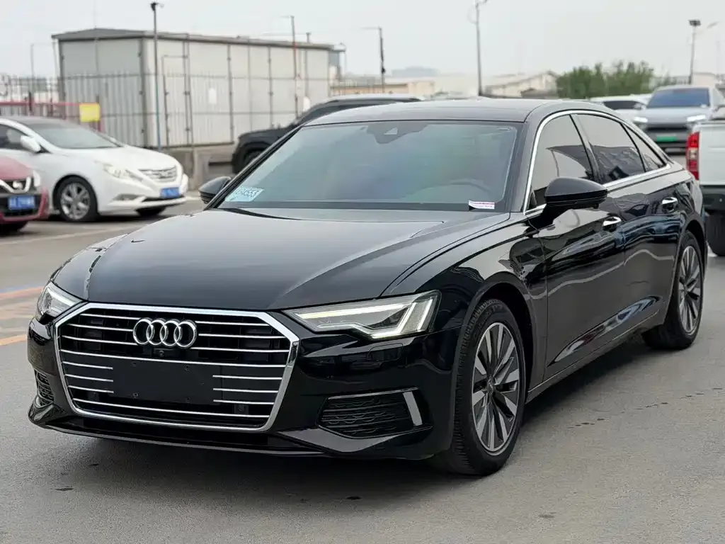 Audi A6L — фото 1