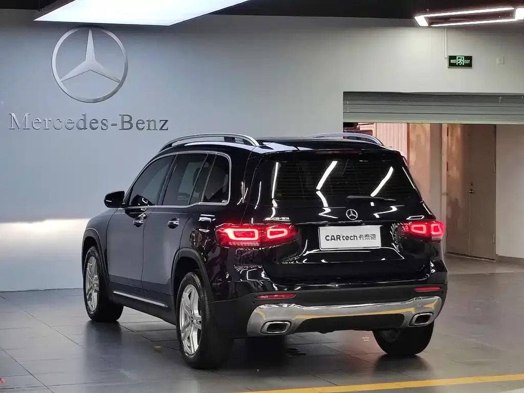 Mercedes-Benz GLB — фото 7
