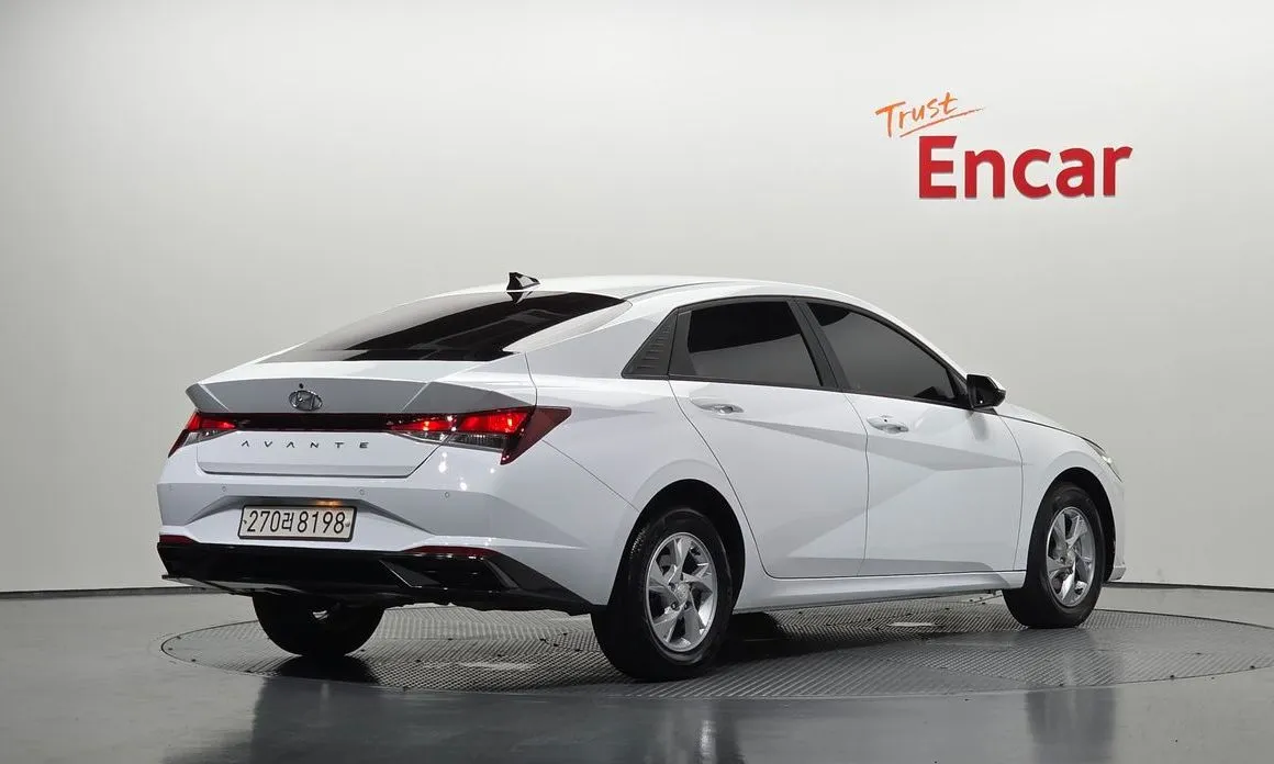 Hyundai AVANTE — фото 3