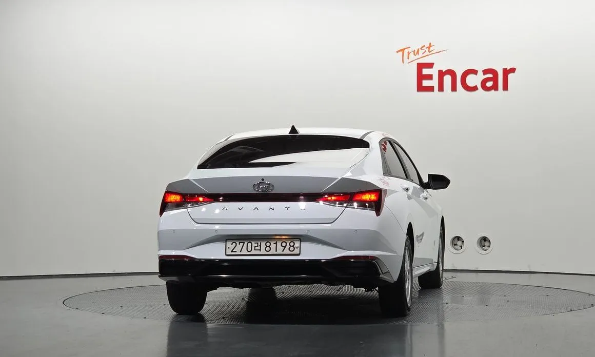 Hyundai AVANTE — фото 2