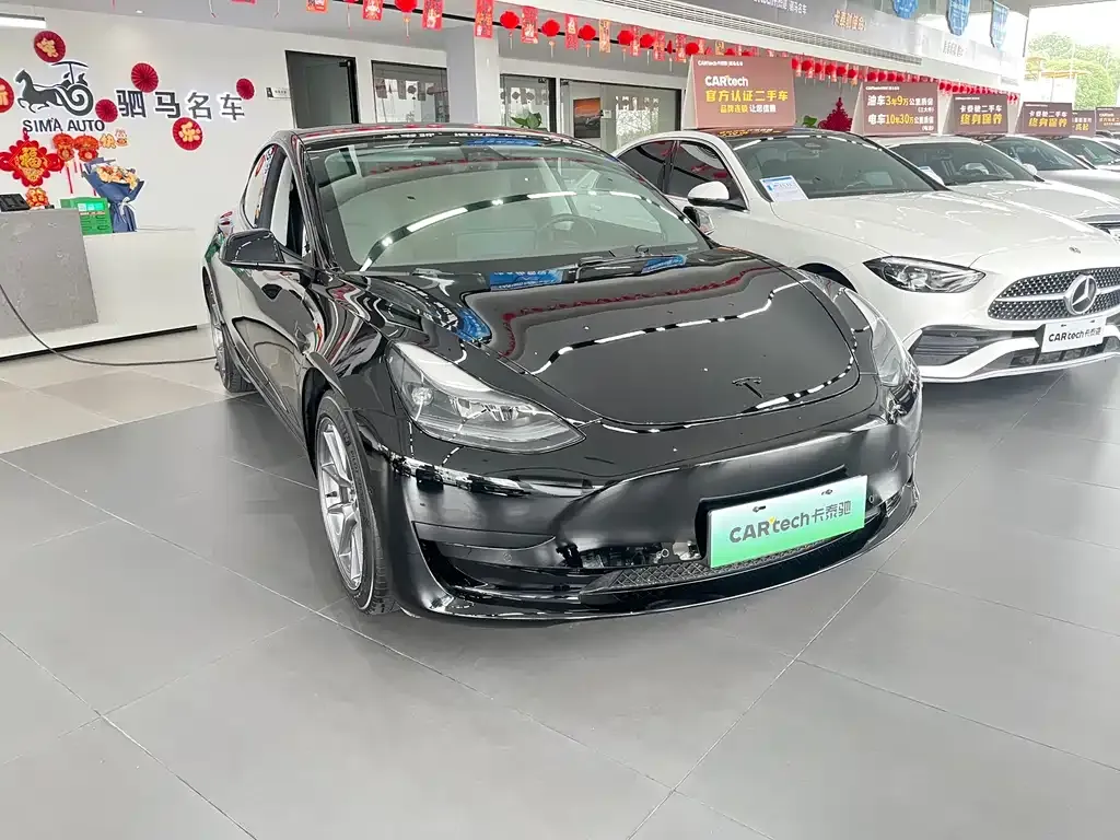 Tesla Model 3 — фото 4