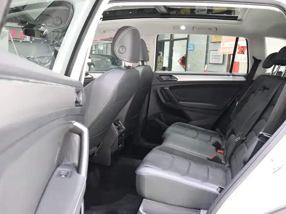Volkswagen Tiguan L — фото 2
