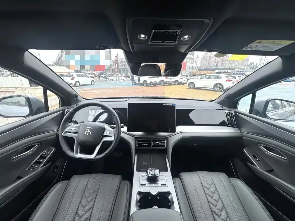 BYD L DM-i — фото 3