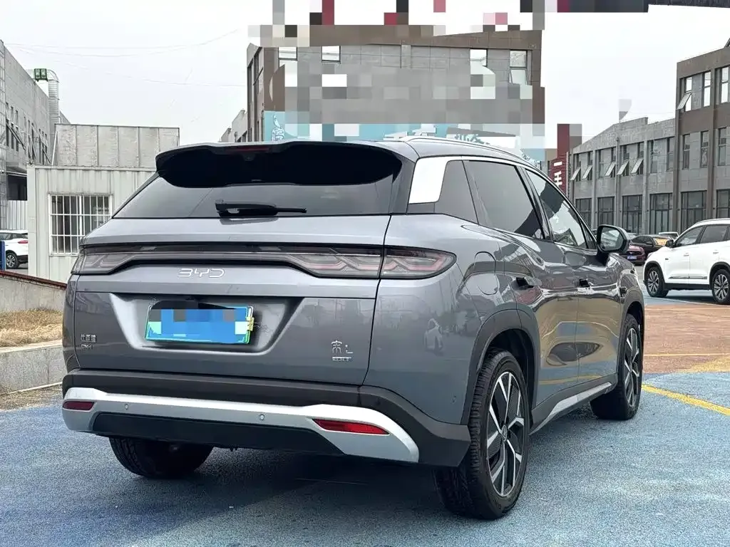 BYD L DM-i — фото 4