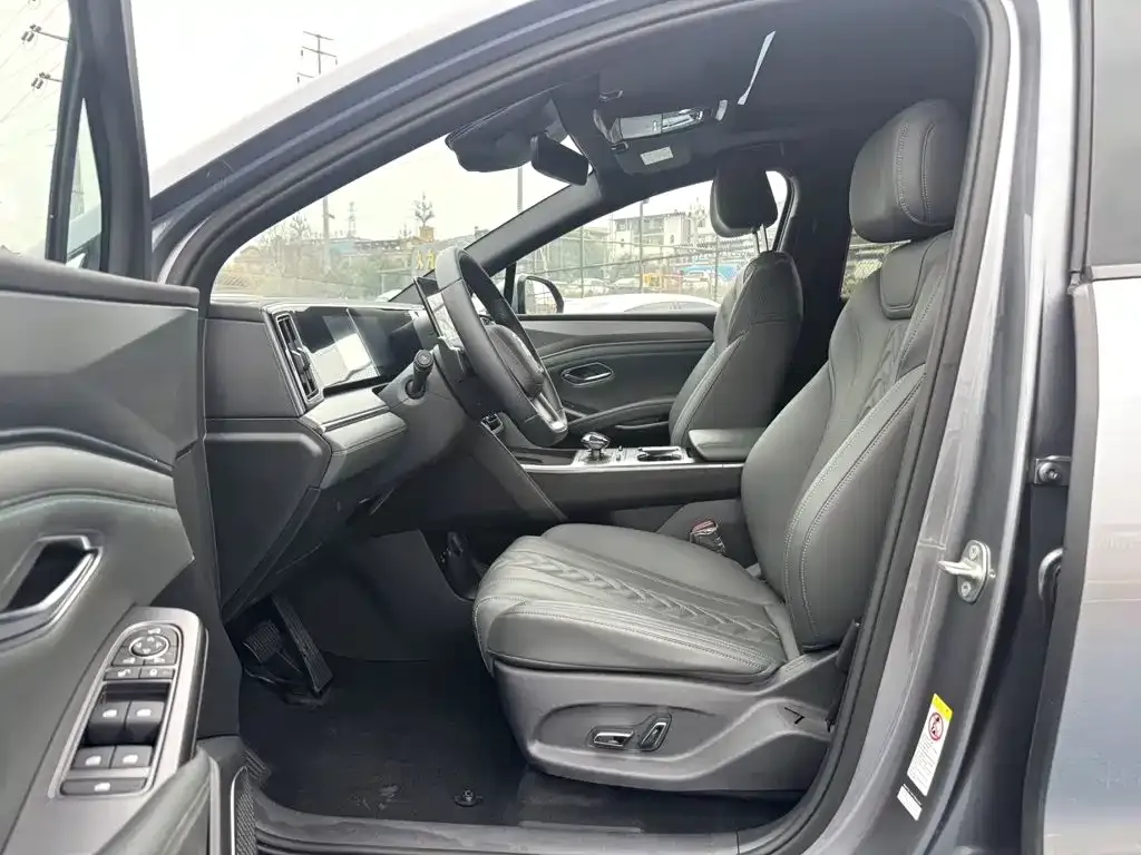 BYD L DM-i — фото 2
