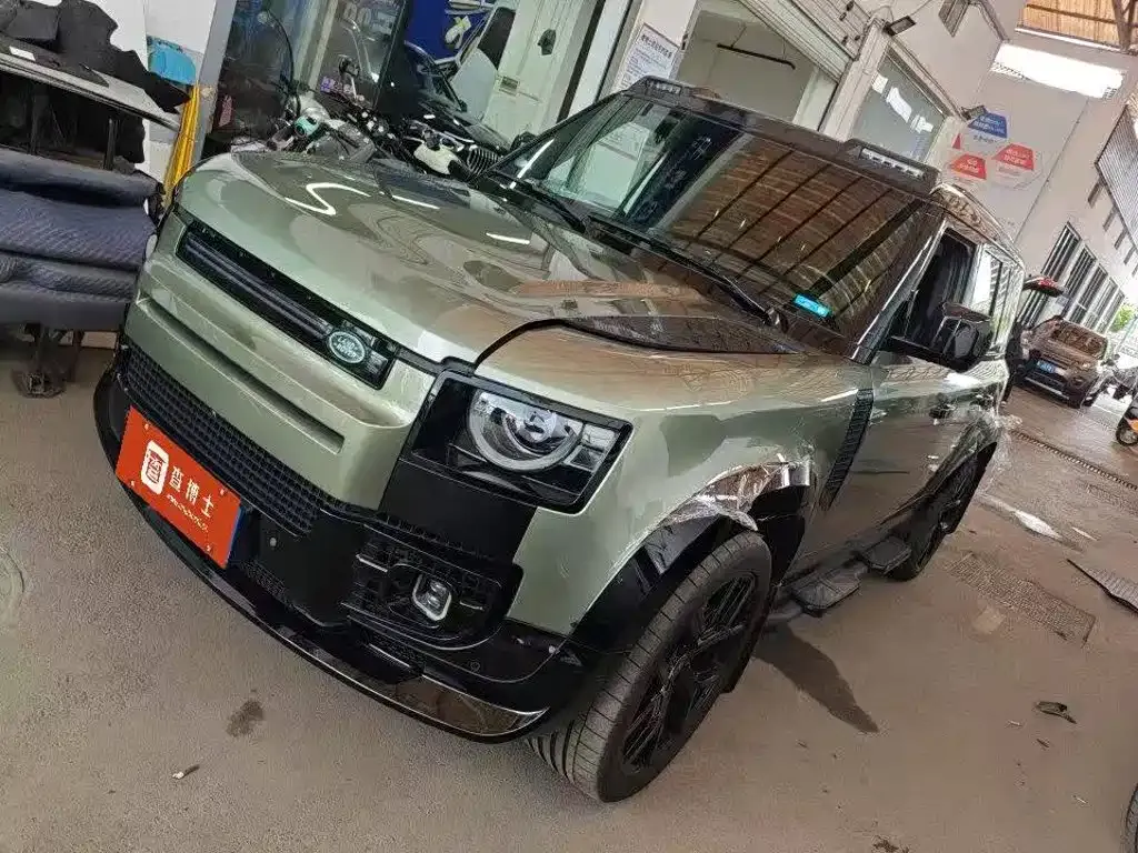 Land Rover Defender — фото 1