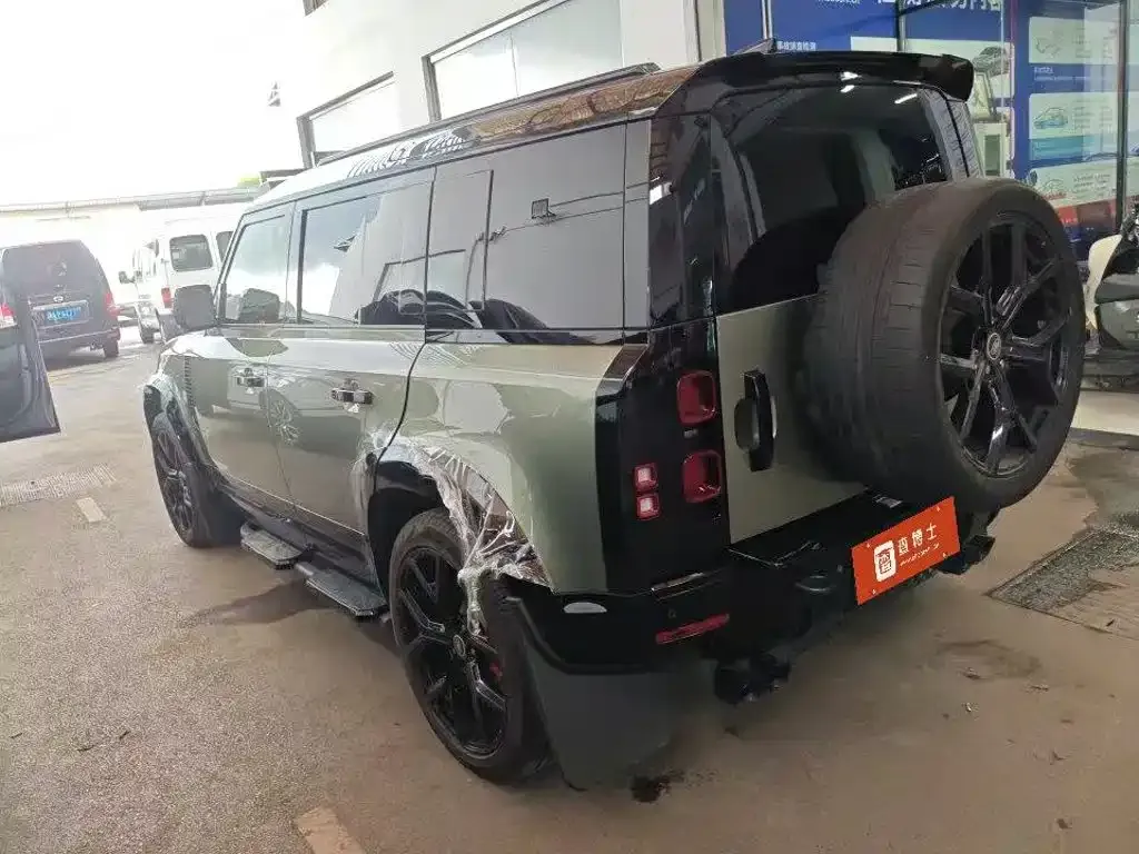 Land Rover Defender — фото 5