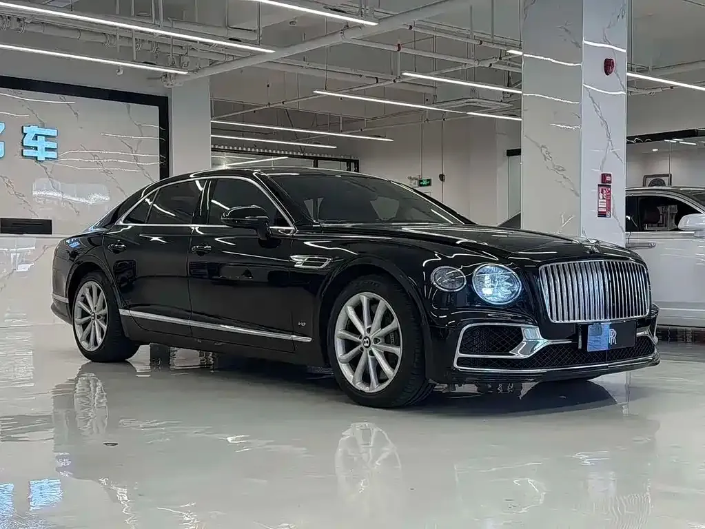 Bentley Flying Spur — фото 9
