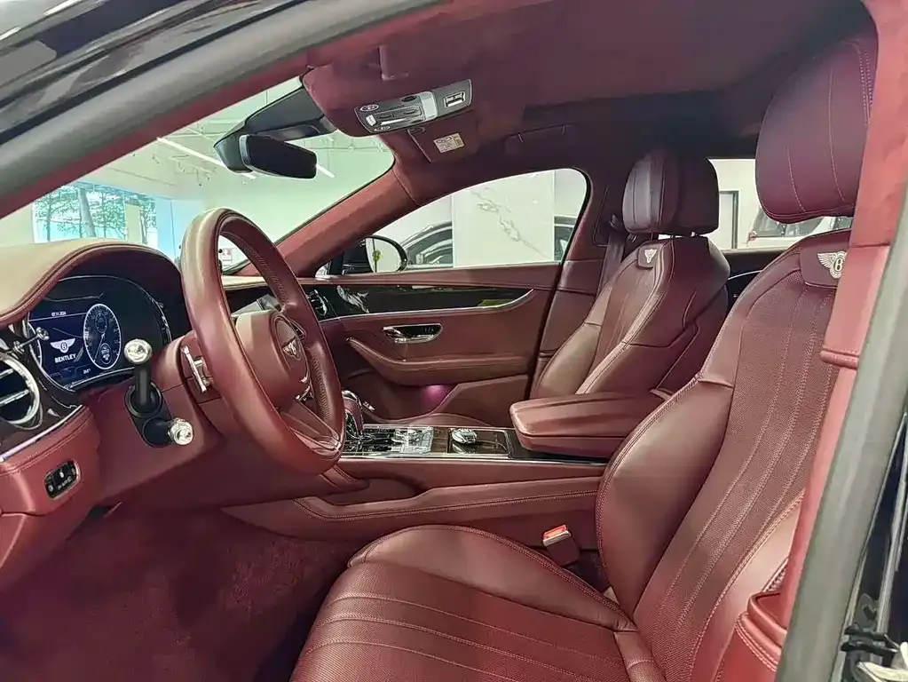 Bentley Flying Spur — фото 3