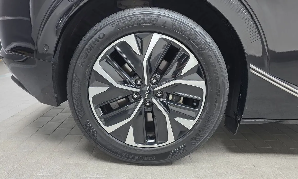 Kia EV6 — фото 9