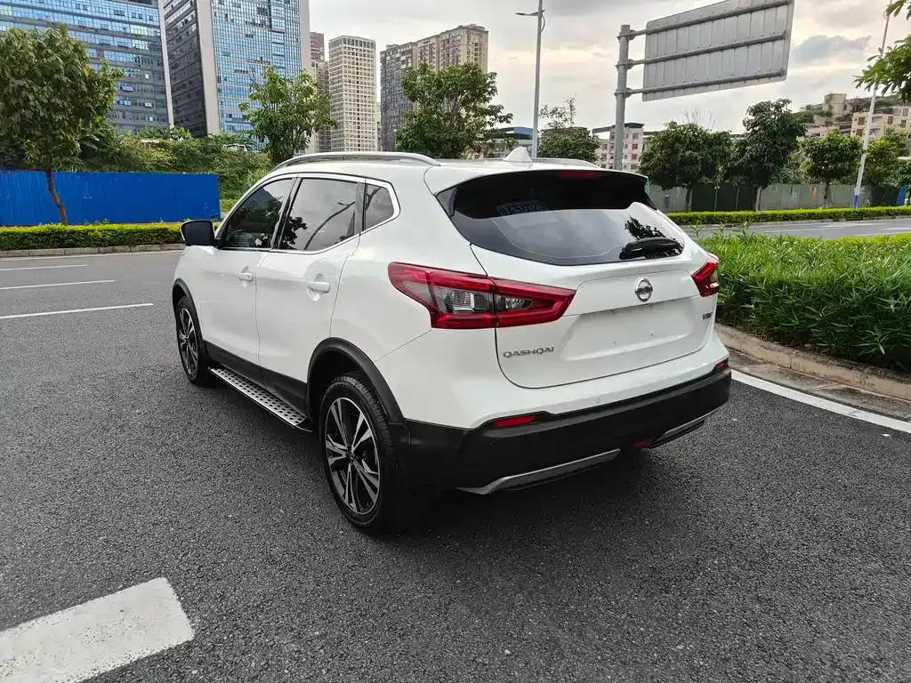 Nissan Qashqai — фото 7