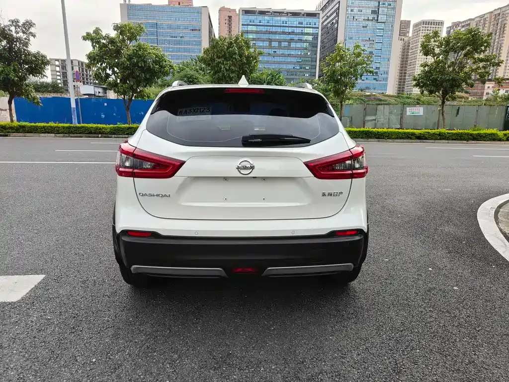 Nissan Qashqai — фото 10