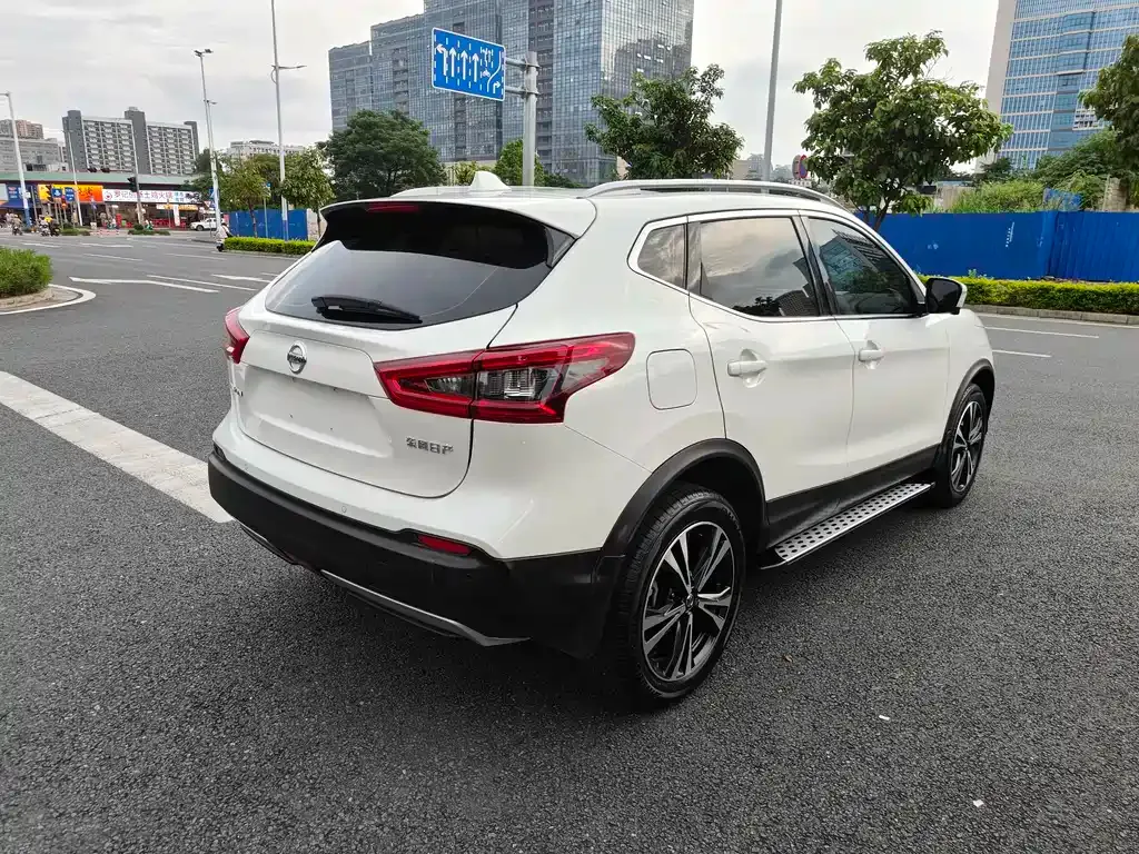 Nissan Qashqai — фото 5