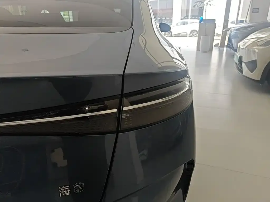 BYD Seal — фото 3