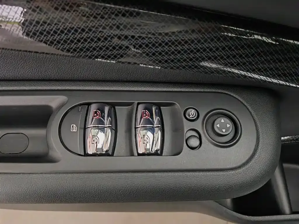 MINI Clubman — фото 10