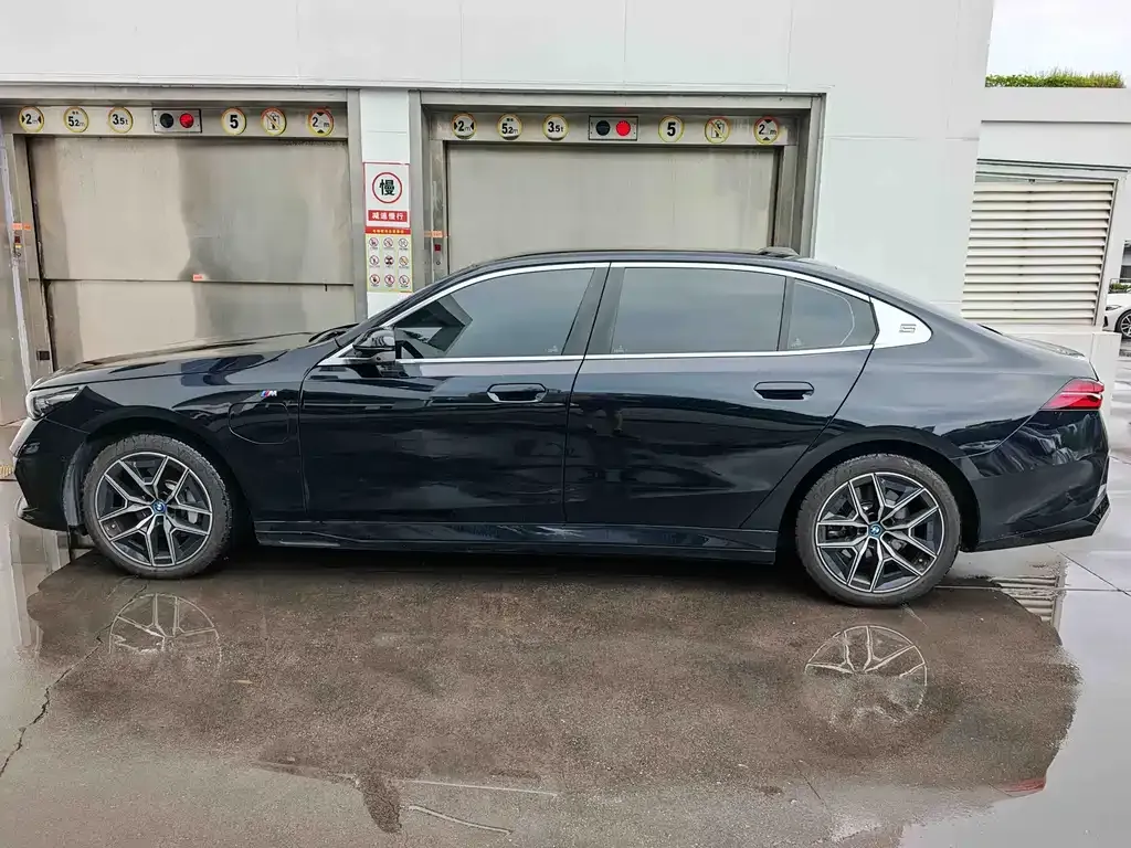 BMW i5 2024 из CN, фото 8