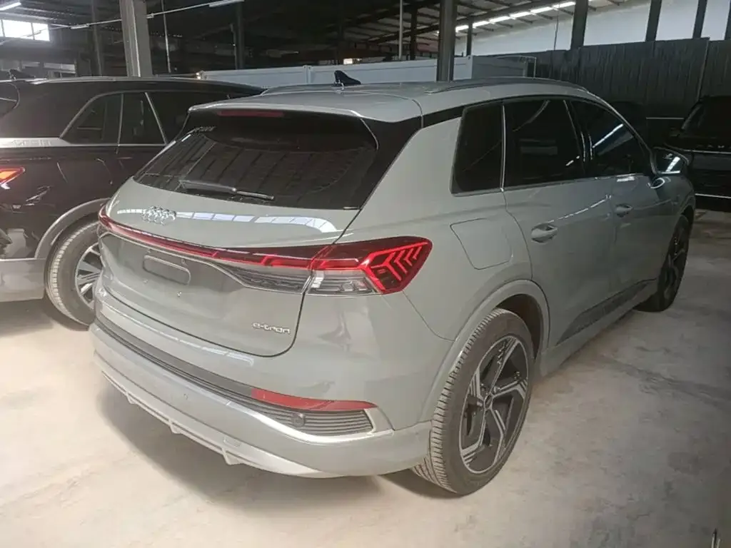 Audi Q4 e-tron — фото 10