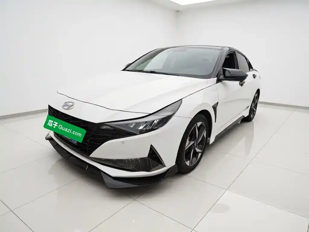 Hyundai Elantra — фото 2