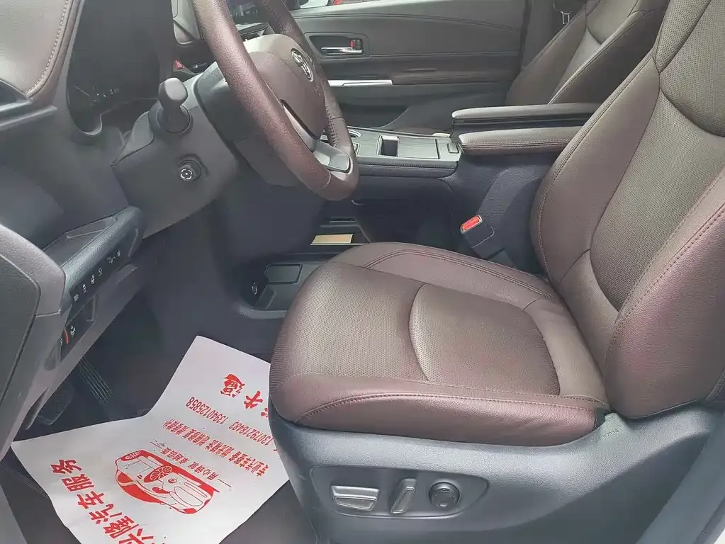 Toyota Granvia — фото 7