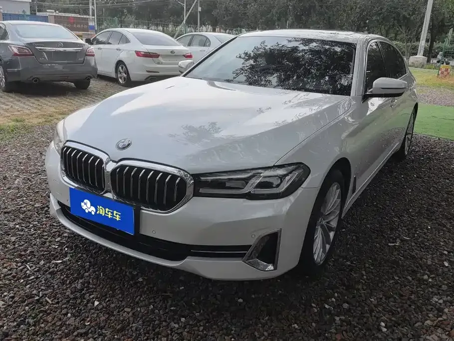 BMW 5 Series — фото 1