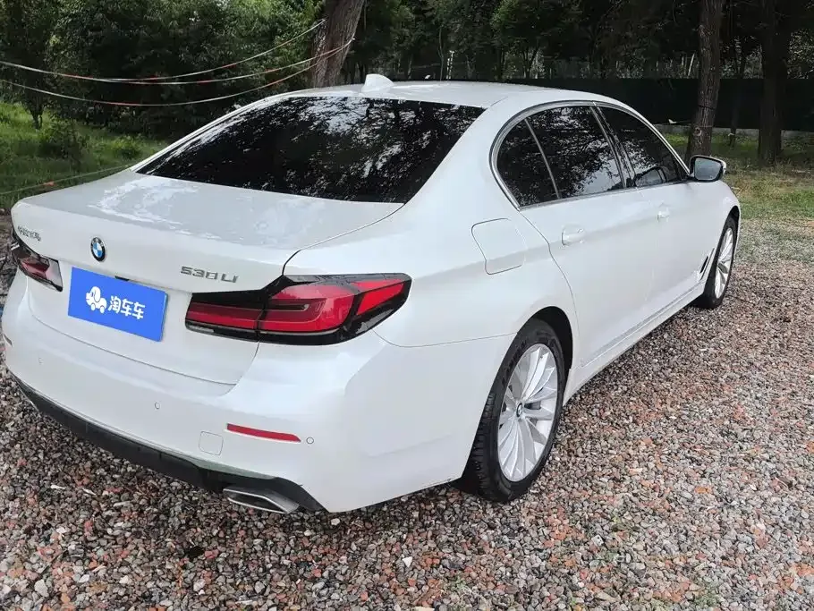 BMW 5 Series — фото 10