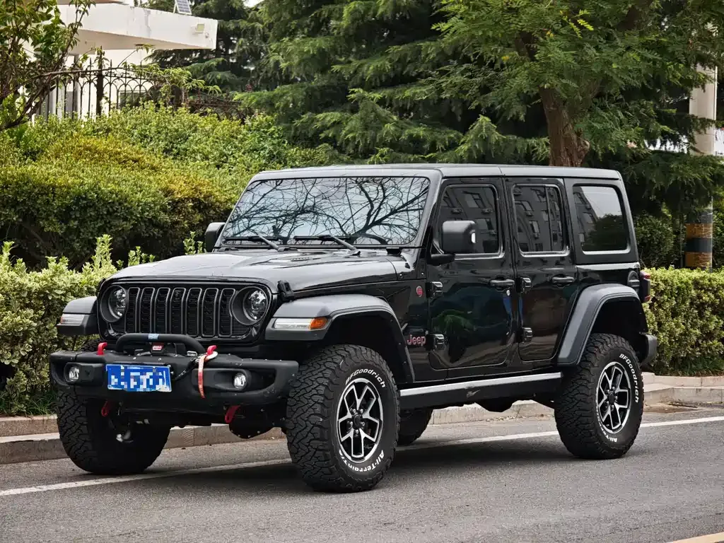 Jeep Wrangler — фото 1