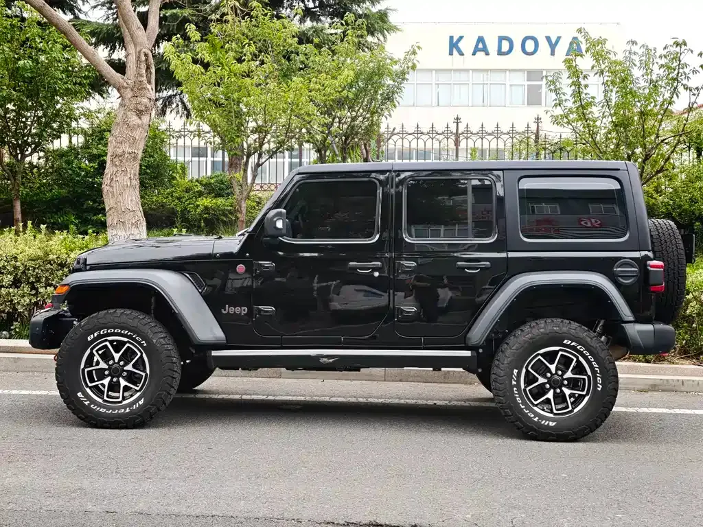 Jeep Wrangler — фото 10