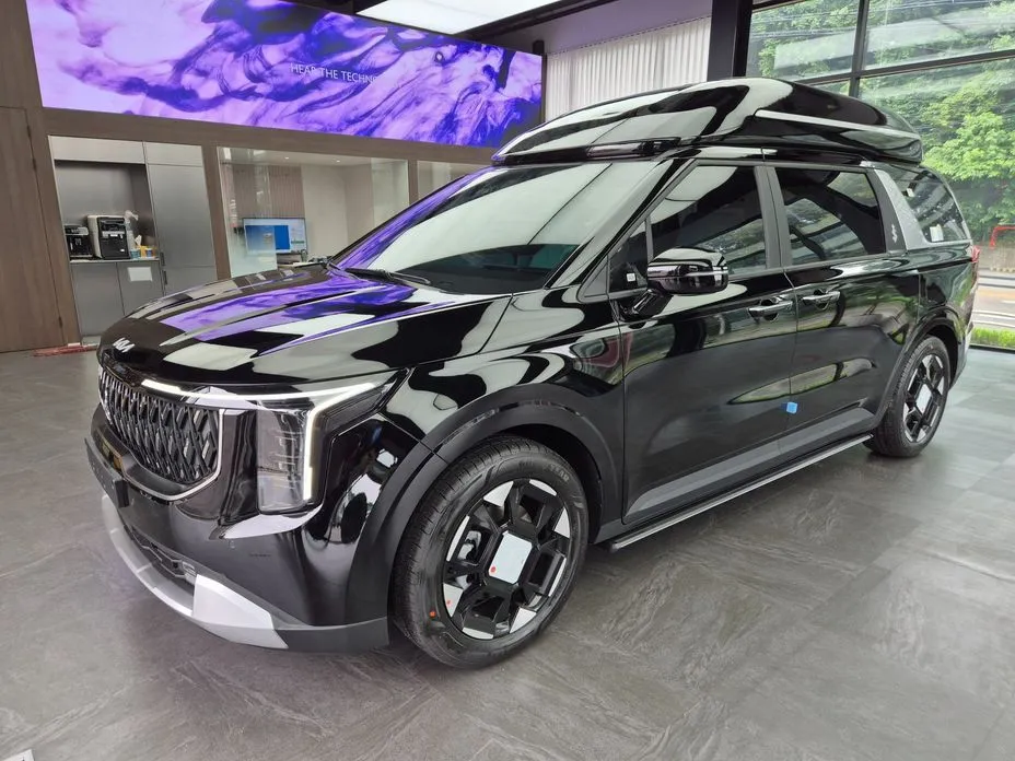 Kia Carnival HEV 9-Seater Prestige 1