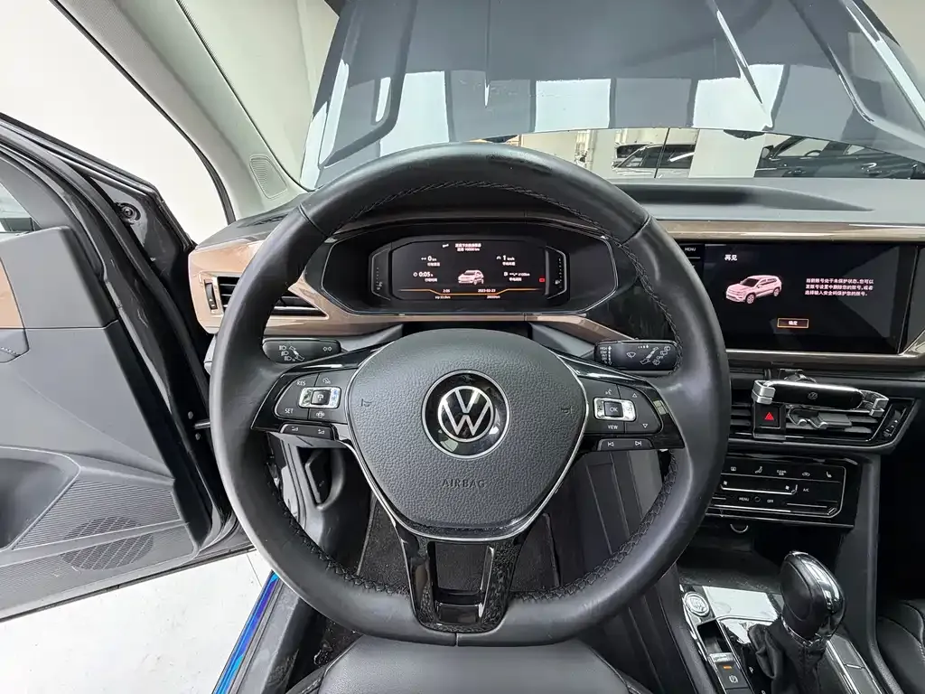Volkswagen Tharu — фото 9
