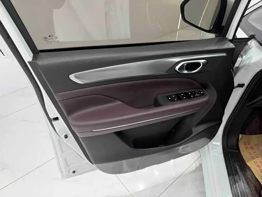 GAC Motor Trumpchi M6 — фото 3