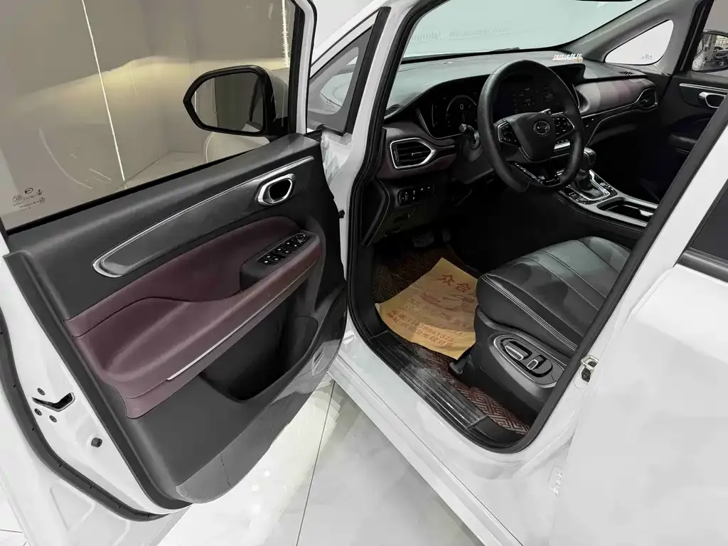 GAC Motor Trumpchi M6 — фото 8