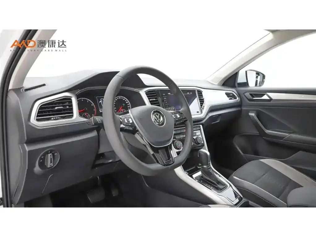 Volkswagen T-Roc 2023 из CN, фото 2
