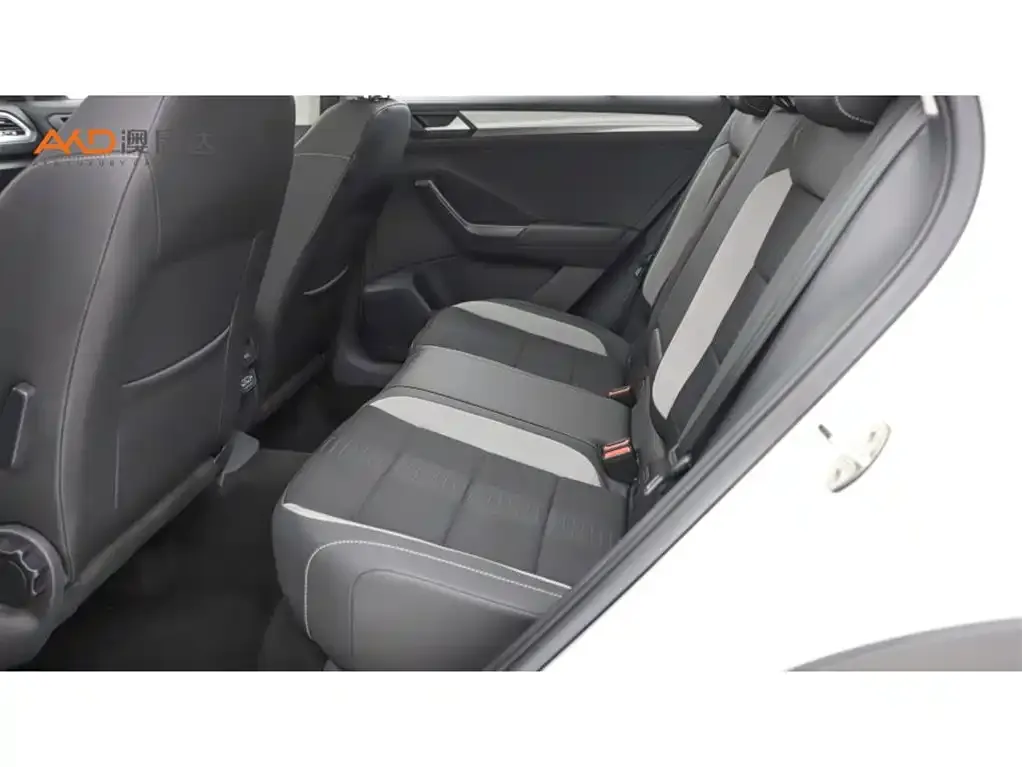 Volkswagen T-Roc 2023 из CN, фото 4